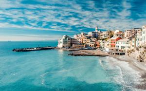 Italy, Cinque Terre, beautiful sea coast landscape, houses, sky, clouds wallpaper thumb