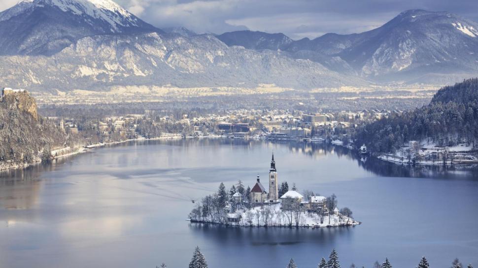 Oft Photographed Lake Bled Slovenia In Winter wallpaper,island HD wallpaper,lake HD wallpaper,church HD wallpaper,mountains HD wallpaper,winter HD wallpaper,nature & landscapes HD wallpaper,1920x1080 wallpaper
