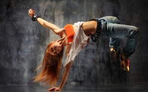 Girl Breakdancing wallpaper thumb