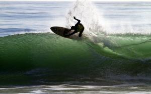 Surfing HD wallpaper thumb