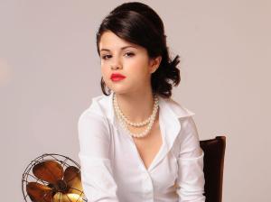 Selena Gomez 3 wallpaper thumb