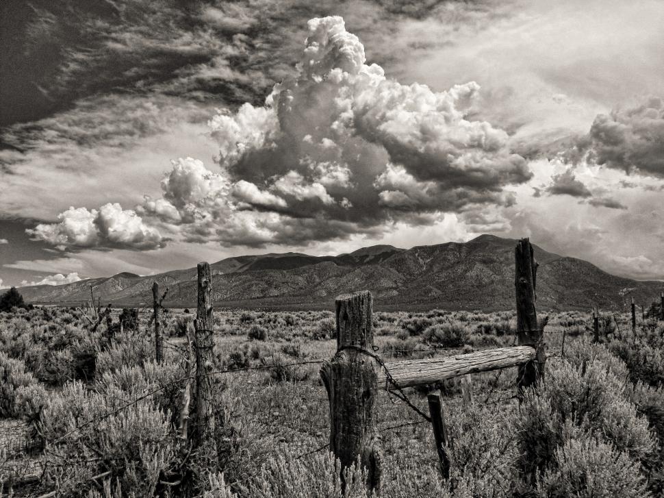 Clouds Fence BW Landscape Barb Wire HD wallpaper,nature HD wallpaper,landscape HD wallpaper,clouds HD wallpaper,bw HD wallpaper,fence HD wallpaper,wire HD wallpaper,barb HD wallpaper,1920x1440 wallpaper