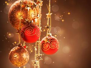 Warm Christmas decor, red decorative balls wallpaper thumb