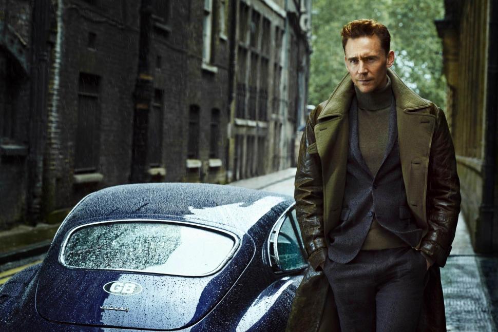 Tom hiddleston, jaguar, car, man, style wallpaper,tom hiddleston HD wallpaper,jaguar HD wallpaper,style HD wallpaper,2158x1440 wallpaper