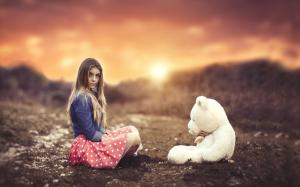 Girl with teddy bear, sunset wallpaper thumb