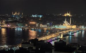 Istanbul's Magical Night Turkey wallpaper thumb