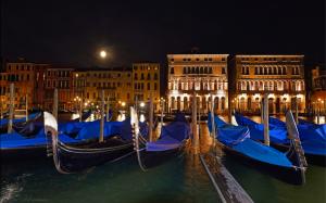 Venice Buildings Boats Night Moonlight HD wallpaper thumb