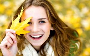 Autumn, smile girl, joy, leaf wallpaper thumb