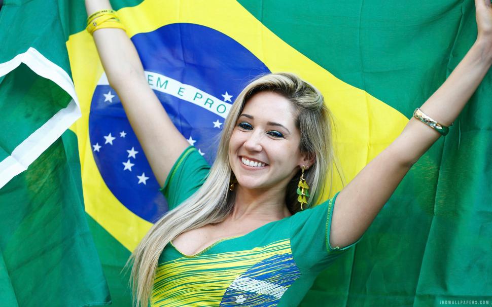 Passionate Fan at Brazil 2014 World Cup wallpaper,world HD wallpaper,2014 HD wallpaper,brazil HD wallpaper,passionate HD wallpaper,2880x1800 wallpaper