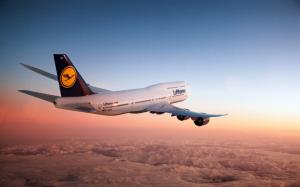 Boeing 747 aircraft in the dusk wallpaper thumb