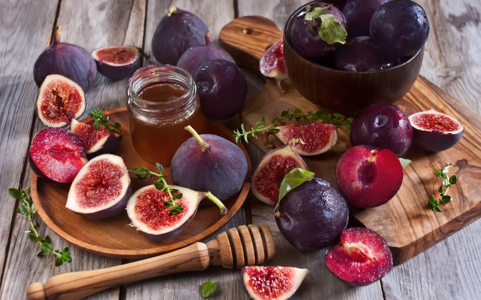 Fruit close-up, figs, plums, honey wallpaper,Fruit HD wallpaper,Figs HD wallpaper,Plums HD wallpaper,Honey HD wallpaper,2560x1600 wallpaper