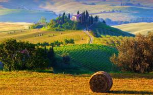 Italy, Tuscany, nature landscape, fields, haystacks, farms, sunrise, morning wallpaper thumb