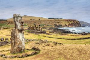 Chile, Easter Island, Rapa Nui Moai statue wallpaper thumb