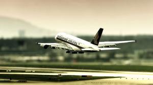 Airbus A380 Singapore Airlines Landing HD wallpaper thumb