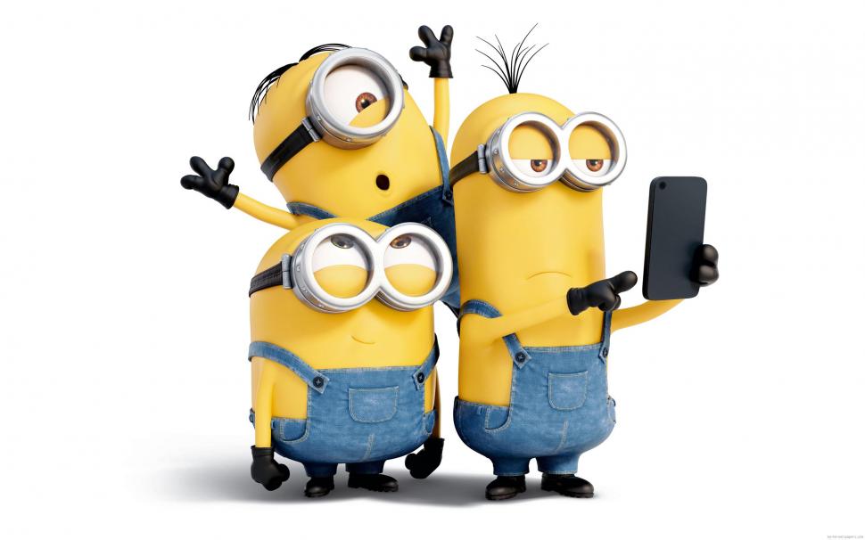 Minions with a smartphone wallpaper,movie HD wallpaper,minions HD wallpaper,smartphone HD wallpaper,cartoon HD wallpaper,2880x1800 wallpaper