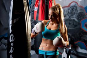 Girl training boxing wallpaper thumb