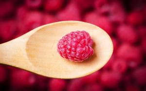 Red raspberries close-up, spoon wallpaper thumb