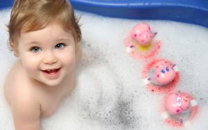 Cute Baby Bath HD wallpaper thumb