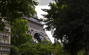 Paris, Eiffel Tower wallpaper thumb