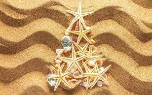 Beach, sands, seashells, starfish, Christmas tree wallpaper thumb