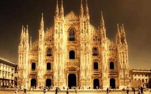 Cathedral in Milan wallpaper thumb