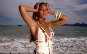 Beyonce Sea Shore wallpaper thumb