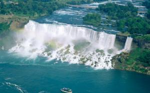 Spectacular waterfalls, Niagara Falls, Canada, boat wallpaper thumb