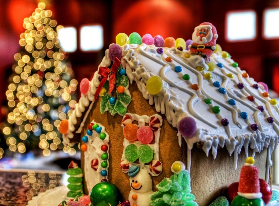 House, festive treats, sweets, snowman, santa claus wallpaper,house wallpaper,festive treats wallpaper,sweets wallpaper,snowman wallpaper,santa claus wallpaper,1600x1180 wallpaper