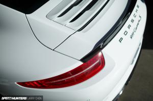 Porsche Carrera 911 Tail Light HD wallpaper thumb