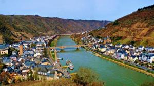 A Town On The Rhine In Germany wallpaper thumb