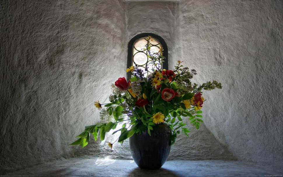 Bouquet of flowers in stone house wallpaper,diverse HD wallpaper,bouquet HD wallpaper,flower HD wallpaper,window HD wallpaper,1920x1200 wallpaper