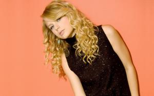 Taylor Swiftsinger, Celebrity, Curly Hair, Blonde, Pose wallpaper thumb