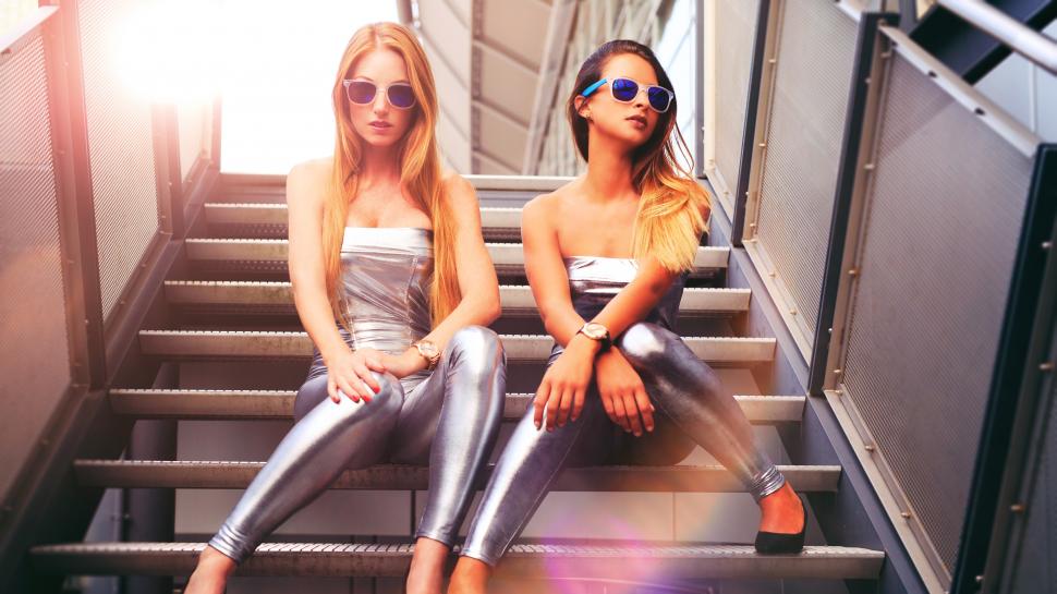 Silver dress girls sit at stairs, glasses, blonde wallpaper,Silver HD wallpaper,Dress HD wallpaper,Girls HD wallpaper,Sit HD wallpaper,Stairs HD wallpaper,Glasses HD wallpaper,Blonde HD wallpaper,3840x2160 wallpaper