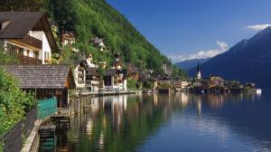Hallstatt, Salzkammergut, Austria scenery, river, houses, mountains wallpaper thumb