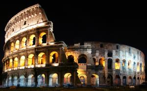 Italy Rome colosseum night wallpaper thumb