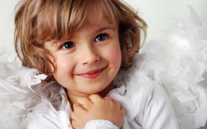 Cute little girl a sweet smile wallpaper thumb