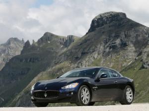 Maserati In The Mountains wallpaper thumb