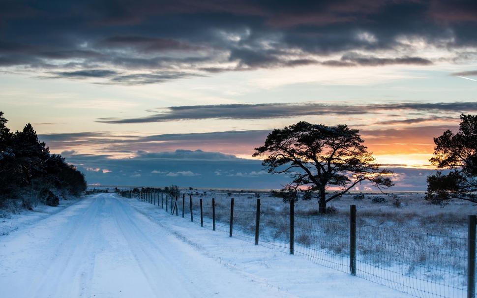 Road, fence, trees, snow, winter, sunset, sky, clouds wallpaper,Road HD wallpaper,Fence HD wallpaper,Trees HD wallpaper,Snow HD wallpaper,Winter HD wallpaper,Sunset HD wallpaper,Sky HD wallpaper,Clouds HD wallpaper,1920x1200 wallpaper