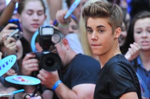 justin bieber, face, cute, style, photographers, celebrity wallpaper thumb