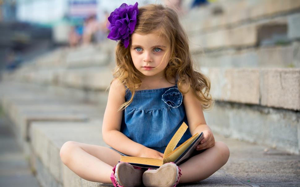 Cute little girl reading a book wallpaper,Cute HD wallpaper,Little HD wallpaper,Girl HD wallpaper,Reading HD wallpaper,Book HD wallpaper,2560x1600 wallpaper