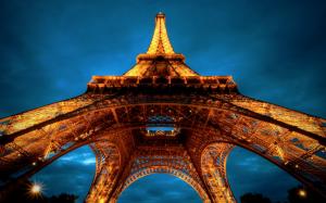Eiffel Tower at night wallpaper thumb