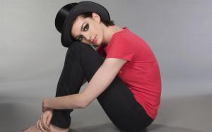 cute Anne Hathaway in hat wallpaper thumb