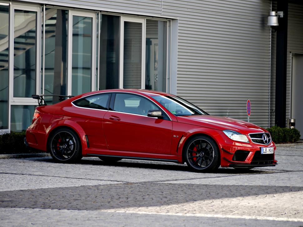 Mercedes-Benz C63 AMG Coupe red car side view wallpaper,Mercedes HD wallpaper,Benz HD wallpaper,Coupe HD wallpaper,Red HD wallpaper,Car HD wallpaper,Side HD wallpaper,View HD wallpaper,1920x1440 wallpaper
