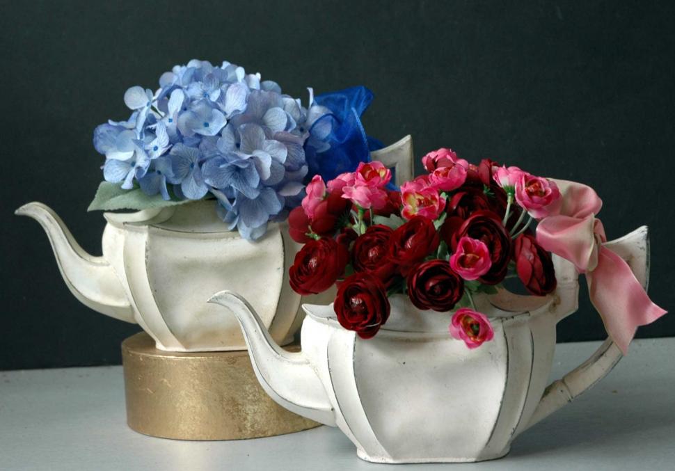 Tea Pots With Flowers wallpaper,china HD wallpaper,red and blue HD wallpaper,decoration HD wallpaper,tea pots HD wallpaper,flowers HD wallpaper,3d & abstract HD wallpaper,2056x1435 wallpaper