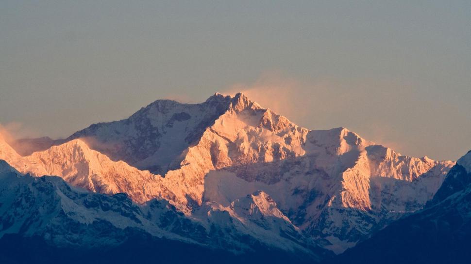 Kangchenjunga Indian Himalayas wallpaper,snow HD wallpaper,wind HD wallpaper,mountains HD wallpaper,nature & landscapes HD wallpaper,1920x1080 wallpaper