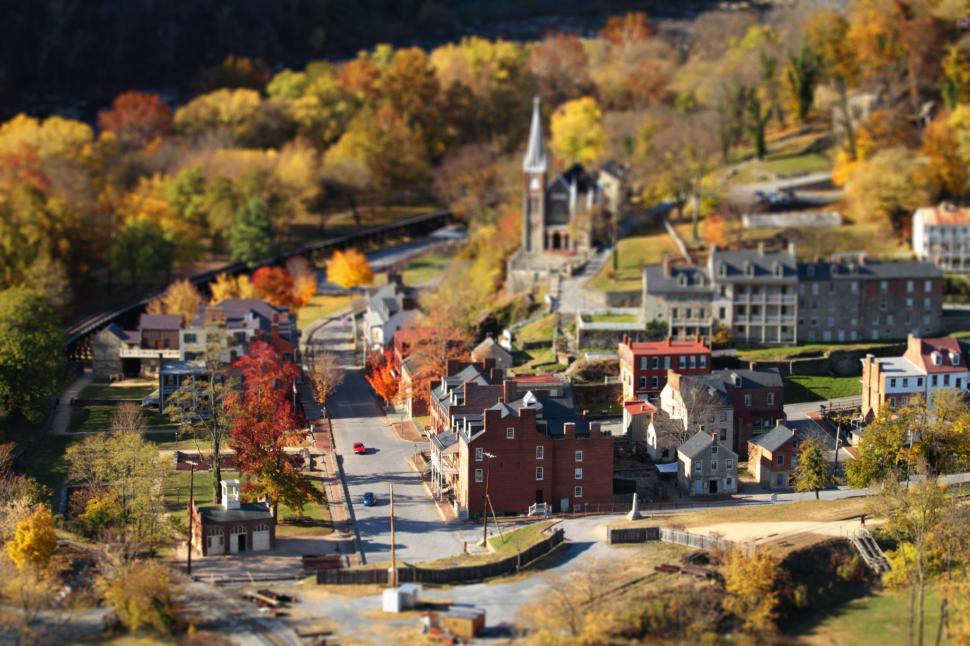 Small town autumn wallpaper,small town HD wallpaper,Autumn HD wallpaper,houses HD wallpaper,trees HD wallpaper,tilt shift HD wallpaper,2048x1365 wallpaper