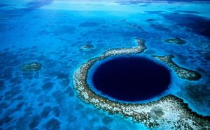 Great Blue Hole, Belize wallpaper thumb