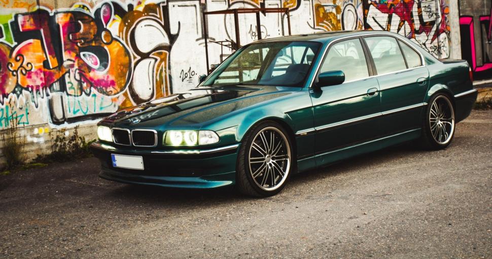 BMW E38 740il Classic HD wallpaper,bmw e38 HD wallpaper,740il HD wallpaper,bmw HD wallpaper,Classic HD wallpaper,wheels HD wallpaper,headlights HD wallpaper,2048x1080 wallpaper