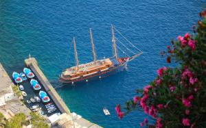 Oia, Santorini, Greece, Aegean Sea, yacht, boat, pier, sea wallpaper thumb
