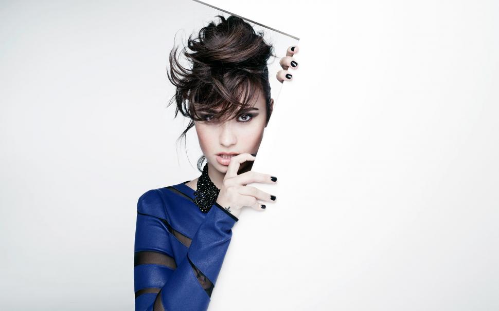 Demi Lovato 37 HD wallpaper,celebrities HD wallpaper,demi HD wallpaper,lovato HD wallpaper,37 HD wallpaper,2560x1600 wallpaper
